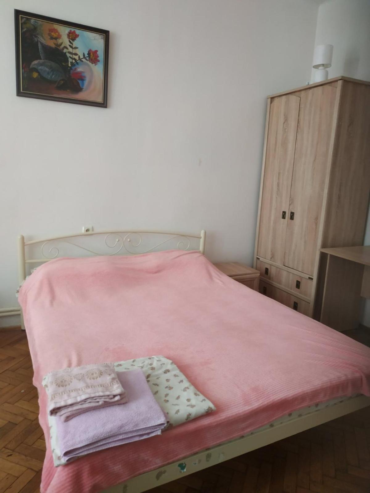 Gelena Гостьовий Двір Úzhgorod Exterior foto